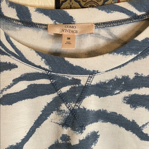 Como Vintage Blue and White Patterned Muscle Tee - Picture 3 of 5